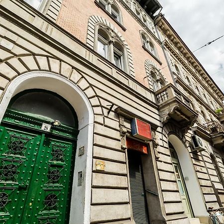 Bpr Azure Desire Studio Budapest Exterior photo