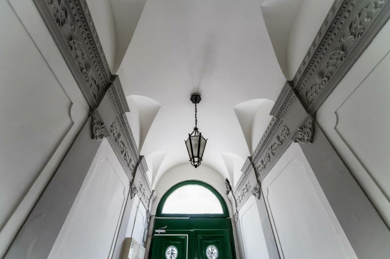 Bpr Azure Desire Studio Budapest Exterior photo